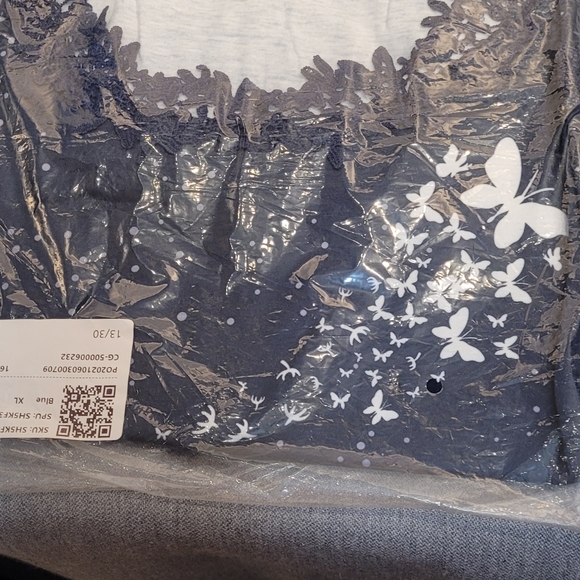 Georgeous Crew Neck Vintage Top - Picture 2 of 2